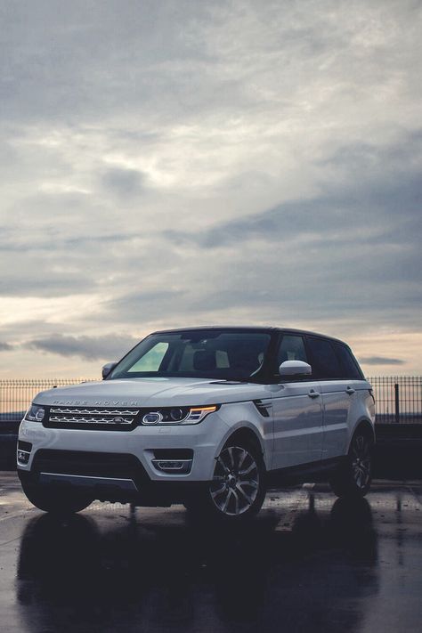 Range Rover White Range Rover, Range Rover White, Dream Cars Range Rovers, Suv Comparison, Range Rover Car, Luxury Cars Range Rover, White Range, Lux Cars, Car Goals