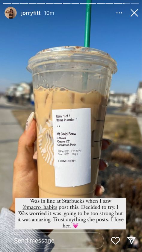 Mio Drink Recipes, Dunkin Drink Orders, Dunkin Donuts Drinks, Low Cal Drinks, Cold Brew Coffee Recipe, Starbucks Orders, Coffee Recipes Starbucks, Secret Starbucks Drinks, How To Order Starbucks