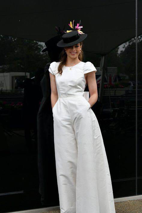 Royal Ascot Fashion Outfits, Ascot Dresses Classy, Royal Ascot Outfit Ideas, Royal Ascot Fashion 2023, Ascot Outfits Women, Ladies Day At The Races Outfit, Royal Ascot Outfit, Womens Suit Outfits, Pantsuit Outfit