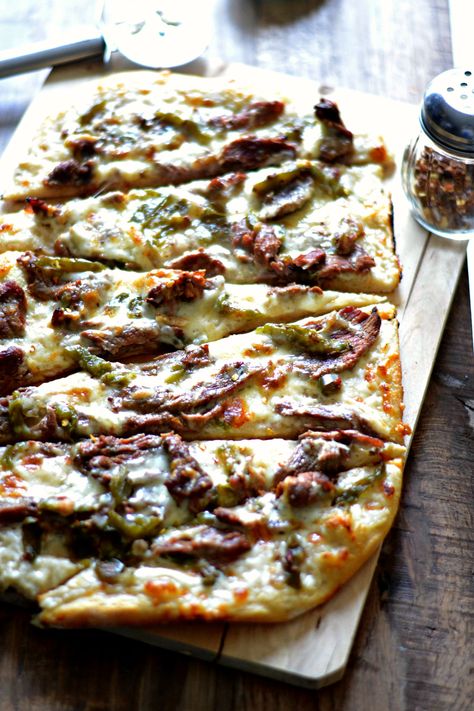 Philly Cheesesteak Pizza | Sarcastic Cooking Slow Cooker Philly Cheese Steak, Philly Cheesesteak Pizza, Philly Cheese Steak Pizza, Cheesesteak Pizza, Cabbage Stuffed, Tart Recipes Savory, Philly Cheese Steak Recipe, Steak Pizza, Crispy Pizza