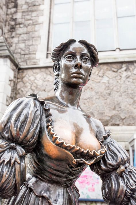 Famous Statues, Fashion Brenda, Things To Do In Dublin, 2024 Images, Dublin Travel, History Literature, Stories To Tell, Unusual Things, Telling Stories