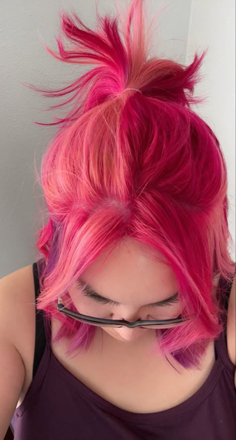 Short Hair Bright Color Ideas, Half Red And Pink Hair, Split Dyed Hair Medium Length, Pop Punk Concert Makeup, Hot Pink Bob Hair, Pink Purple Red Hair, Hot Pink And Light Pink Hair, Pink Sunset Hair, Neon Pink Hair Aesthetic