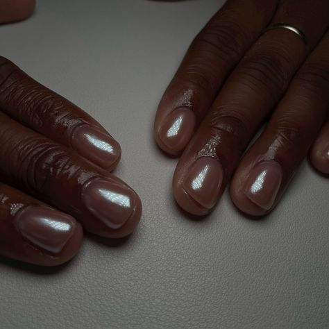 Clear Chrome Nails, Nude Chrome Nails, Nude Chrome, Pearl Chrome, Chrome Manicure, Clear Chrome, Chrome Effect, Chrome Powder, Pearl Nails