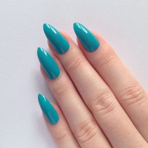 Pointy Nail Designs, Blue Stiletto Nails, Orange Acrylic Nails, Acrylic Nails Stiletto, Long Stiletto Nails, Nails Dark, Turquoise Nails, Pointy Nails, Nails Stiletto