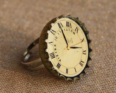 Diy Jewelry Recycled, Upcycled Rings, Recycle Bottle Caps, Ring Clock, 100 Rings, Teaching Crafts, Watch Ring, Found Object Jewelry, Steampunk Rings