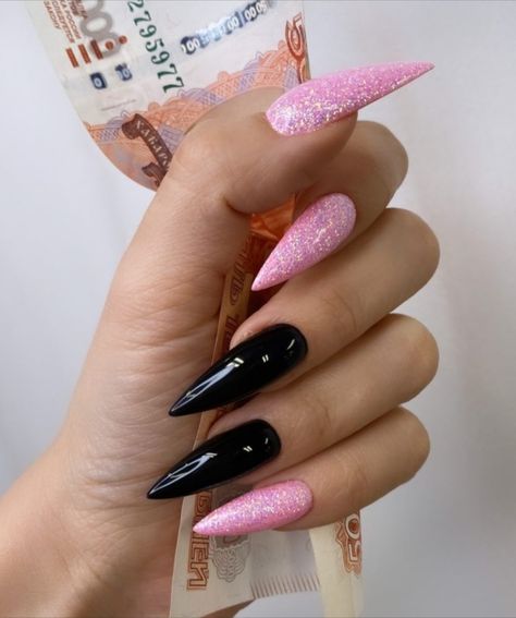 Pink And Black Nails Valentines, Black An Pink Nail Designs, Nails With Black And Pink, Black Red Pink Nails, Acrylic Nails Ideas Black And Pink, Pink Snd Black Nail Designs, Black Nails Pink Accent, Nail Design Pink And Black, Black And Nails Pink