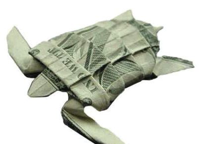 An oragami turtle- decoration ideas (reps our college mascot) Dollar Oragami, Money Folding, Origami Turtle, Turtle Stuff, Origami Money, Folding Money, Dollar Origami, Origami Gifts, Dollar Bill Origami