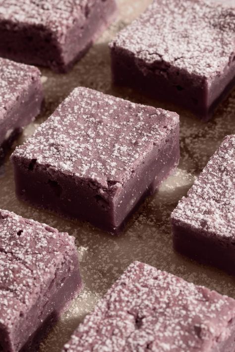 Mochi Bars, Ube Mochi Recipe, Ube Mochi, What Is Mochi, Mochiko Flour, Mochi Recipe, Gluten And Dairy Free, Crinkle Cookies, Japanese Dessert