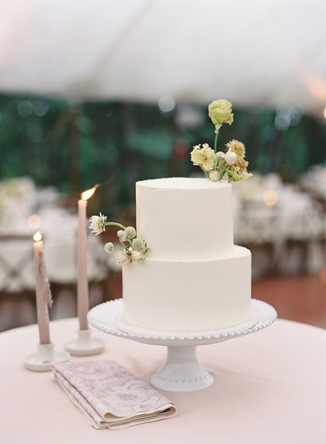 Minimalist Small Single Tier Wedding Cake, Small Wedding Cake Display, Two Tier Wedding Cake With Flowers, Plain White Wedding Cake, Simple Two Tier Wedding Cake, Plain Wedding Cake, Small Wedding Cake, 2025 Bride, Metallic Wedding Cakes