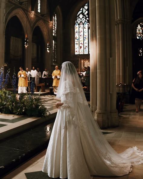 Look at this incredibly beautiful bride in my Minerva Bridal Gown 🤍 I am absolutely in love with this whole wedding! Congratulations to the lovely couple 🤍 Photographer: @scarlettcookphotography , thank you for letting me share your photos! Bridal Gown: @mariajuterud Italian Traditional Wedding Dress, Best Bridal Look, Catholic Church Wedding Dress, Bride Only Photos, Italian Wedding Dress Traditional, Wedding Dresses Romantic Fairytale, Catholic Wedding Aesthetic, Dream Wedding Aesthetic, Catholic Wedding Photography