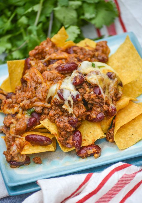 Grandma's Cheesy Beef & Bean Nachos - 4 Sons 'R' Us Bean Nachos Recipe, Ground Beef Nachos, Nachos Recipe Beef, Red Beans Recipe, Beef Nachos, Bean Nachos, Homemade Nachos, Mexican Beef, Baked Bean Recipes