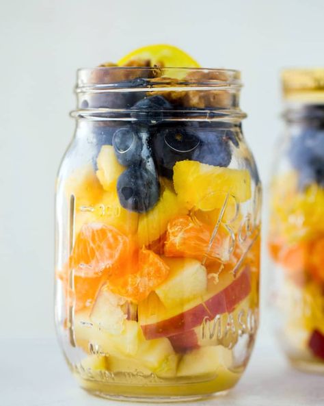 Vegan Snack Recipe: Fruit Salad in a Jar | Kitchn Fruit Salad In A Jar, Mason Jar Snacks, Jar Breakfast, Jar Fruit, Easy Desert, Salad Jars, Salad Jar Recipe, Breakfast In A Jar, Mason Jar Desserts