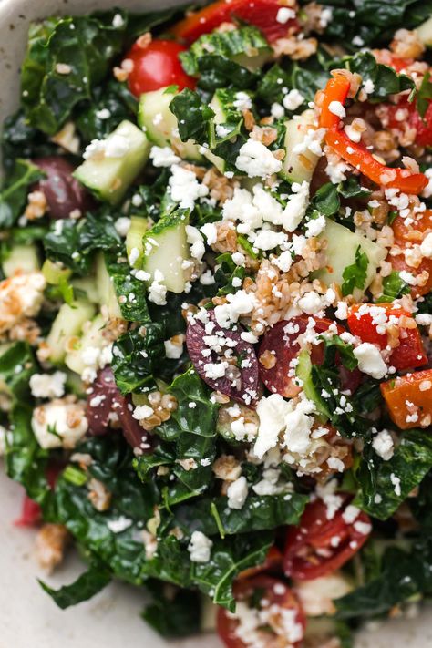 Salad Kale, Kale Salad Recipes, Mediterranean Salad, Kale Recipes, Roasted Red Pepper, Feta Salad, Kale Salad, Mediterranean Diet Recipes, Salad Bar