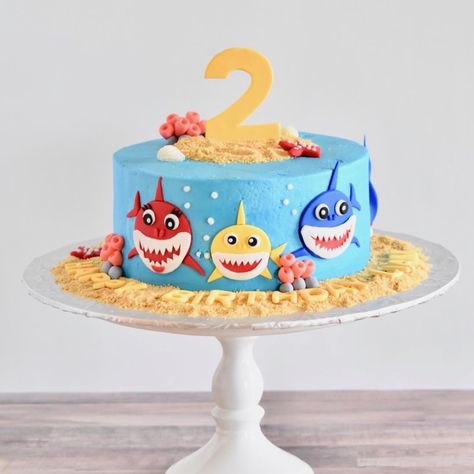 77 "Baby Shark" Cake Ideas to Steal For Your Child's Next Birthday Party Baby Shark Cake, Shark Birthday Cakes, Shark Themed Party, Baby Shark Doo Doo, Shark Themed Birthday Party, Shark Cake, Party Themes For Boys, Shark Birthday Party, Baby Birthday Cakes