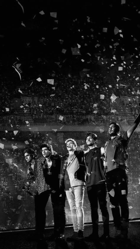 One Direction Concert Wallpaper, One Direction Black And White Aesthetic, One Direction Iphone Wallpaper, 1d Wallpaper Lockscreen, One Direction Lockscreen Aesthetic, One Direction Black And White, One Direction Wallpaper Iphone, 1d Lockscreen, One Direction Aesthetic