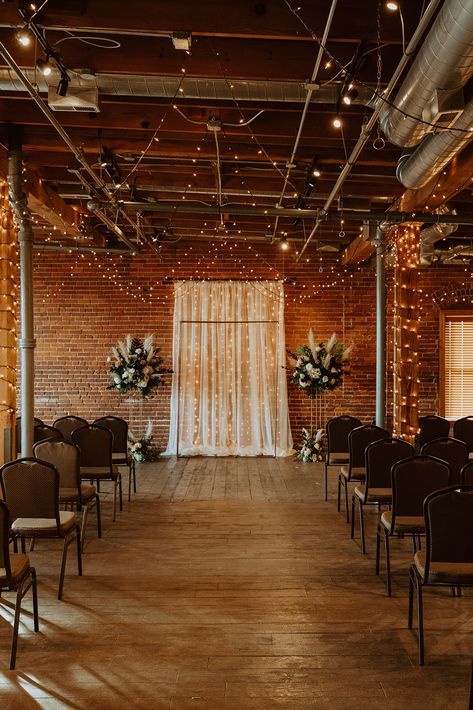 Indoor Small Wedding Ceremony, Minimalist Wedding Venue Simple, Small Wedding Ceremony Ideas Indoors, Indoor Wedding Reception On A Budget, Small Wedding Ceremony Indoor, Micro Wedding Ideas Indoor, Simple Indoor Wedding Decorations, Simple Barn Wedding Decorations, Small Wedding Venue Ideas Indoor