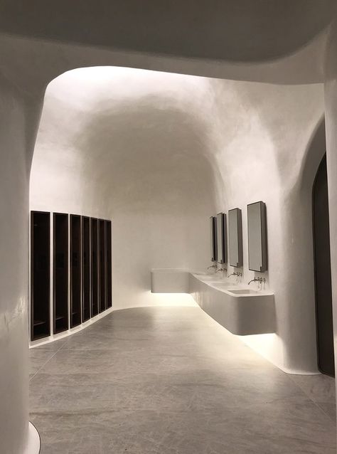 Stucco Interior Walls, Tadelakt Plaster, Stucco Ceiling, Bathroom Niche, Modern Mediterranean, Moroccan Wall, Eco Architecture, Plaster Ceiling, Steam Bath