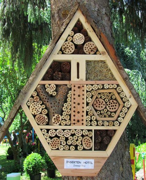 How to build a Bug Hotel :: Garden activities for curious kids - Toby and Roo Bee Houses, Hotel Garden, Bee Hotel, Bug Hotel, Garden Activities, Mason Bees, Insect Hotel, Bee House, Garden Insects