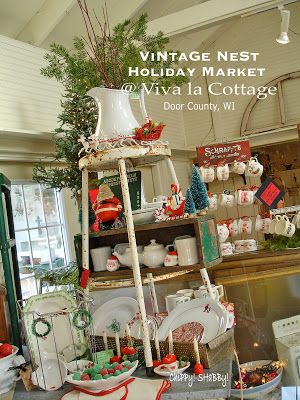 Old metal high chair with freezer baskets or wood boxes! Vintage Markets Display, Christmas Store Displays, Vintage Booth Display, Christmas Booth, Antique Booth Displays, Antique Booth Ideas, Door County Wisconsin, Booth Decor, Christmas Vignettes