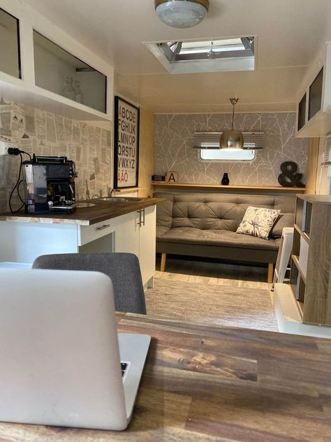 Amazing transformation: from run-down caravan to sleek office space | Home Beautiful Magazine Australia Wood And Wallpaper, Mobile Home Office, Office Space Home, Viscount Caravan, Caravan Conversion, Buy A Tiny House, Campervan Ideas, Cabin Renovation, Caravan Decor