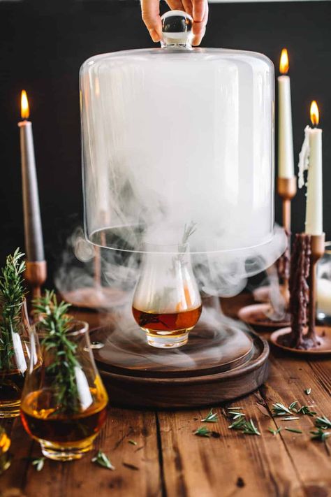 Get ready for some super spooky Harry Potter themed cocktails! Filled with all the magic you need for any party! Harry Potter Cocktails, Fall Recipes Breakfast, Smoked Cocktails, Winter Cocktails, Blue Cocktails, Goblet Of Fire, Whiskey Cocktails, Christmas Cocktails, Alcohol Recipes