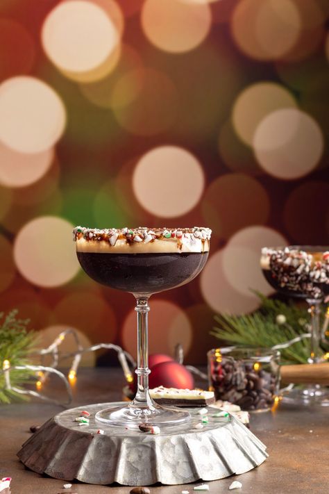 Peppermint espresso martini in a glass on metal stand. Peppermint Espresso Martini, Martini Flavors, Brown Sugar Simple Syrup, Homemade Syrups, Peppermint Vodka, Simple Syrup Cocktails, Feast Recipes, Iced Lattes, Perfect Martini