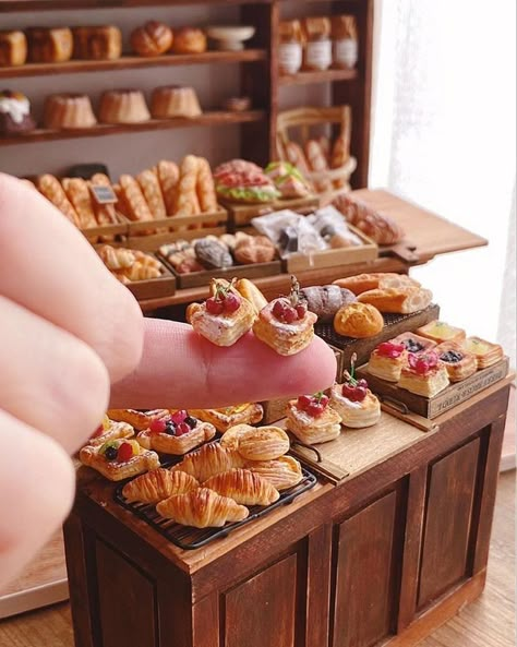 Mini Foods Clay, Cercei Din Lut Polimeric, Vintage Upcycle, Dolls House Shop, 귀여운 음�식 그림, Miniature Bakery, Mini Doll House, Diy Doll Miniatures, Dollhouse Food