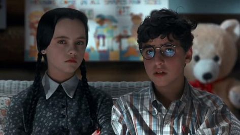 25 Spooky-But-Not-Scary Halloween Movies To Watch If You Don't Like Horror Joel Adams, David Krumholtz, Halloween Movies To Watch, Addams Family Movie, Addams Family Values, Wednesday Movie, Adams Family, Classic Horror Movies, Cute Love Stories