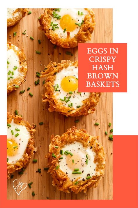 Potato Egg Bites, Eggs In A Basket Recipe, Potatoes Eggs Breakfast, Gourmet Brunch, Egg In A Basket, Potato And Egg Breakfast, Brunch Waffles, Potato Basket, Egg Baskets