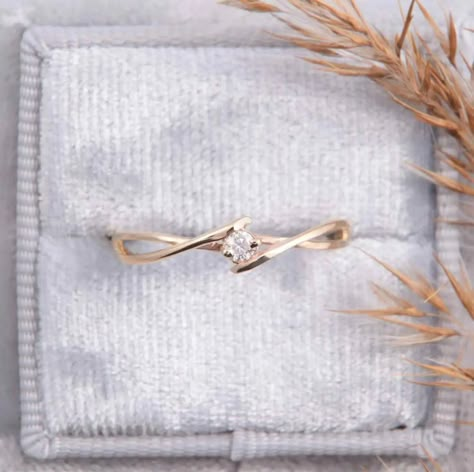 37 Cute Simple Engagement Rings for the Minimalist Small Engagement Ring, Dress References, Engagement Ring Simple, Small Engagement Rings, White Diamond Engagement Ring, Cute Promise Rings, Simple Diamond Ring, Small Diamond Rings, Mangalsutra Chain