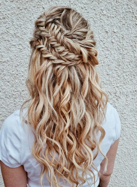 10 Braided Half-Up Half-Down Hairstyles For Weddings | Make Me Bridal Braided Crown Hairstyles Half Up, Bridesmaids Hairstyles Half Up Half Down, Half Up Braided Hairstyles, Hairstyles For Weddings, Hair Design For Wedding, Braid Half Up Half Down, Braided Crown Hairstyles, Down Hairstyle, Hairstyles Braid