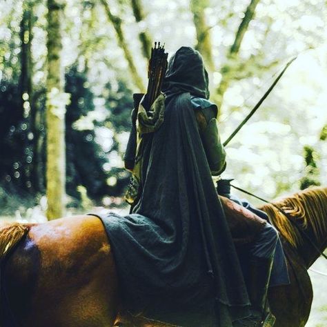 Medieval Ranger, Ranger Cloak, Rangers Apprentice, Medieval Aesthetic, Yennefer Of Vengerberg, Legolas, Fantasy Aesthetic, High Fantasy, Story Inspiration