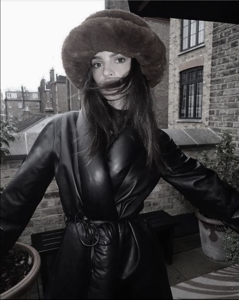 Hat Outfit, Emily Ratajkowski, Fur Hat, Building, Hats, Leather, Hair, Black