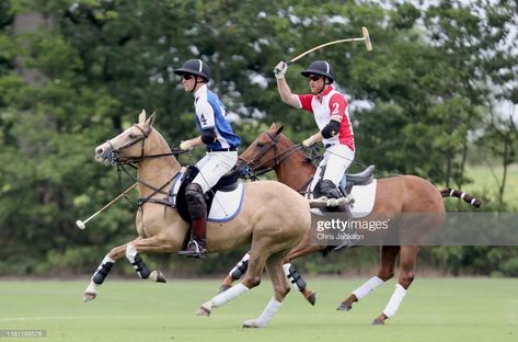 Chris Jackson on Twitter: "The Duke of Sussex and Duke of Cambridge are battling it out on the polo field today raising money for charity at the @KingPowerhq Royal Polo Charity Day… https://t.co/WUdE2Kc87R" Match Aesthetic, Megan Markel, Raising Money For Charity, Prins William, Prins Harry, Wales Family, King Power, Polo Match, Principe Harry