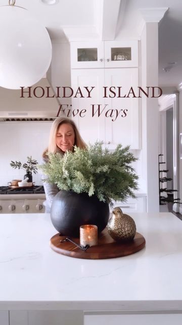 Kimberly | Interior Designer on Instagram: "🍋 Holiday kitchen island 5 ways and you know what? ⬇️ ✨ I bet you already have some things you can use to make these ideas! If not, shop some essentials through the LINK in my BIO! #holidayhouse #holidaykitchen #kitchenideas #christmashomedecor #christmashome #christmasideas #holidayhome #stylemyhome #kitchenisland #whitekitchen #neutralchristmas #neutraldecor #holidaystyle #holidayinspo #christmasinspo2021" Island Centerpiece Ideas Christmas, How To Decorate Kitchen Island For Christmas, Holiday Kitchen Island Decor, Kitchen Island Vignettes, Christmas Kitchen Island Centerpiece, Kitchen Island Holiday Decor, Kitchen Sink Christmas Decor, Large Kitchen Island Decor Ideas, How To Style A Kitchen Island