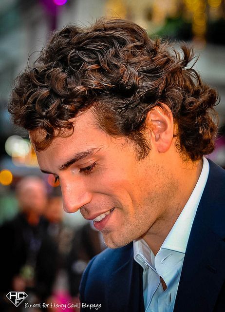 Henry Cavill - by Kinorri - 47 | Flickr - Photo Sharing! Long Curly Hair Men, Men's Curly Hairstyles, Curly Full Lace Wig, Men Haircut Curly Hair, Men's Long Hairstyles, Corte De Cabelo Masculino, Clark Kent, Curly Hair Men, Boys Haircuts