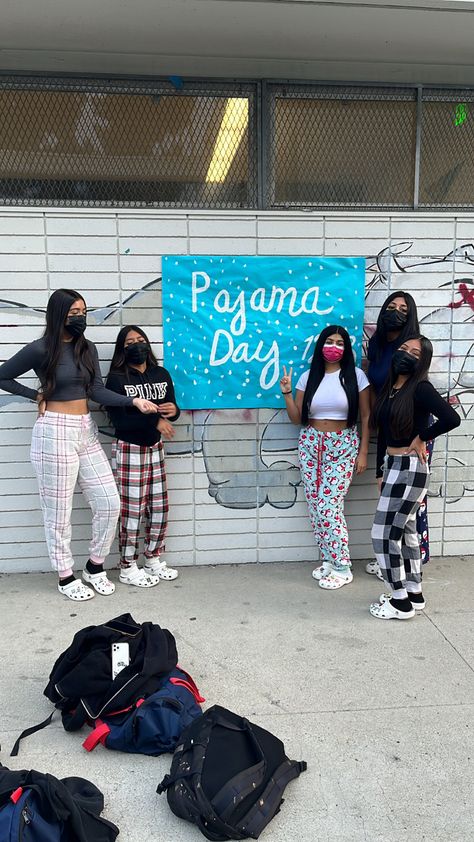 90s Pajama Party Outfit, Pajama Spirit Day, Cute Pajama Day Outfits For School, Pajama Day Outfits Spirit Week, Pj Day Spirit Week Outfits, Pajama Day Spirit Week, Pajama Party Outfit, Pajama Day At School, Pj Outfit