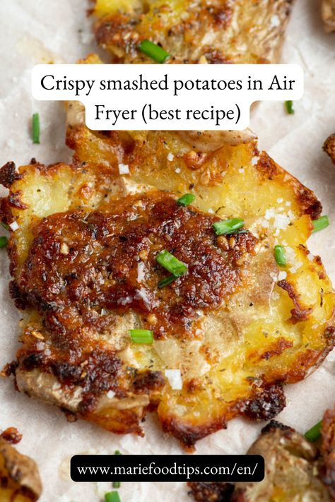 Ultra-crispy potatoes on the outside and melt-in-your-mouth on the inside, you're going to LOVE these smashed potatoes! Cooked in the Air Fryer with a mixture of butter, garlic, freshly grated Parmesan cheese and herbs, they're are the side dish you were dreaming of. Smashed Oven Potatoes, Smashed Garlic Potatoes, Smashed Potato Recipes, Air Fryer Smashed Potatoes, Smashed Potatoes Air Fryer, Smashed Potatoes Recipe, Potatoes In Oven, Crispy Smashed Potatoes, Fall Dishes