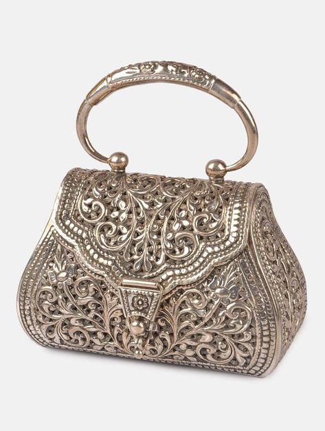 Buy Antique Gold Floral Jaal Purse 80% Silver Online at Jaypore.com Chanel 2015, Look Boho Chic, Silver Purse, Silver Bag, Silver Bags, Fantasy Closet, Beautiful Handbags, Evening Purse, Vintage Purses