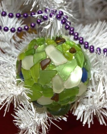 This seaglass Xmas ornament is my favorite from last year's Coastal Living's Editors Ornament Contest. The challenge was to take one plain, glass ball ornament and make it shine. Xmas Ornaments To Make, Ornament Contest, Ornaments To Make, Beach Glass Crafts, Beachy Christmas, Nautical Christmas, Beach Ornaments, Beach Glass Art, Diy Ornaments