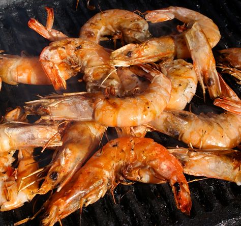 Easy grilled shrimp--brine them first.  Tastes like fresh from the ocean! Head On Shrimp, Grilled Pork Steaks, Clam Pizza, Lamb Taco, Smoked Shrimp, Cooking Onions, Grilled Prawns, Grilled Food, Grilled Shrimp Recipes