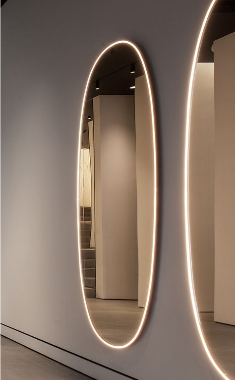 Mirror Wall Design, Modern Mirror Design, Mirrors With Lights, Wall Mirror Design, Flos Light, Mirror Lighting, Mirror Interior Design, Lighted Mirror, Mirror Design Wall