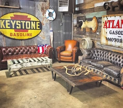 Bar Deco, Cool Garages, Man Cave Basement, Man Cave Home Bar, Industrial Living, Garage Interior, Garage Bar, Garage Gym, Man Cave Bar