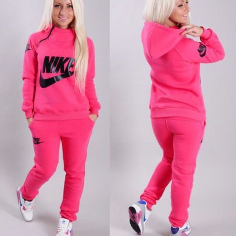 Nike Outfits For Women, Nike Suit, Pink Suit, Nike Shoes Cheap, Nike Sweatpants, Pink Nike, Women Street, Outfits For Women, Sporty Outfits