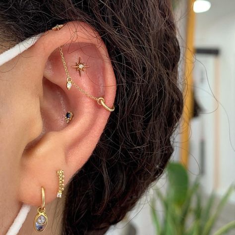 In Ear Tattoo Ideas, Flat Piercing Aesthetic, Ear Flat Piercings, Flat Ear Piercings Ideas, Ear Piercings 3, Bead Bracelet Ideas Summer, Flat Piercing Jewelry, Flat Piercing Ideas, Tooth Gem Placement