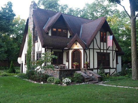 Tudor House Exterior, Fantasy Buildings, Tudor Cottage, Fairytale House, Storybook Homes, Fairytale Cottage, Tudor Style Homes, Cottage Exterior, Dream Place