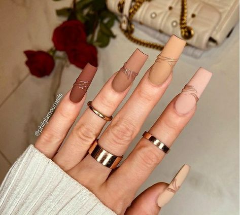 Cafes Aesthetic, Coloring Nails, Summer Color Nails, How To Paint Nails, Alternative Nails, Nailart Ideas, 90s Nails, Stars And Galaxies, Brown Acrylic Nails