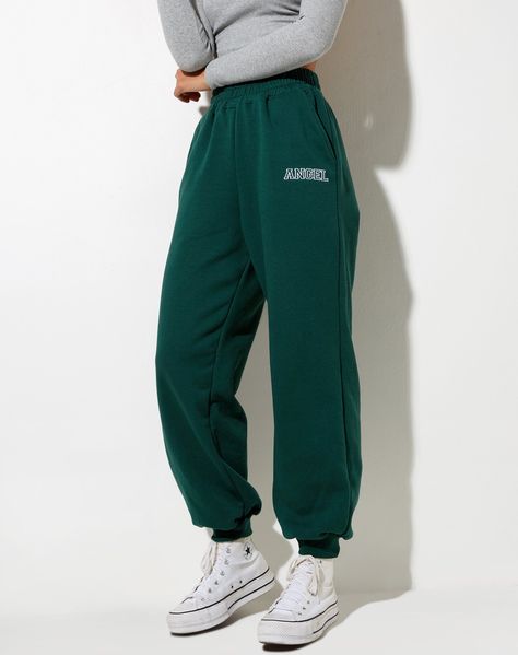 Matching Joggers Outfit, Nike Green Joggers, Outfits With Green Joggers, Joggers Outfit Mujer, Green Joggers Outfit, Green Hoodie Outfit, Jogger Fits, Jogger Outfits, Cute Joggers