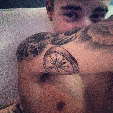 Justin Bieber Seeking Some Direction With New Compass Arm Tattoo - http://www.popstartats.com/justin-bieber-tattoos/arm-compass/ Justin Bieber Eyes, Dumbest Tattoos, Justin Bieber Tattoos, Brand New Tattoos, All About Justin Bieber, Justin Bieber Images, C Tattoo, Justin Bieber Photos, I Love Justin Bieber