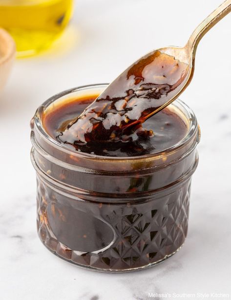 This Homemade Teriyaki Sauce recipe is full flavored. Use it as a glaze for grilling or to enhance your favorite Asian inspired dishes. #teriyakisauce #easysaucerecipes #teriyaki #Asianrecipes #teriyakiglaze Waba Grill, Best Teriyaki Sauce, Homemade Chili Sauce, Fried Dill Pickles, Homemade Cocktail Sauce, Southern Style Kitchen, Teriyaki Sauce Recipe, Teriyaki Recipe, Teriyaki Glaze